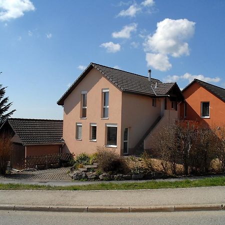 Les Geneveys-sur-Coffrane Appartment Aux Lilas מראה חיצוני תמונה