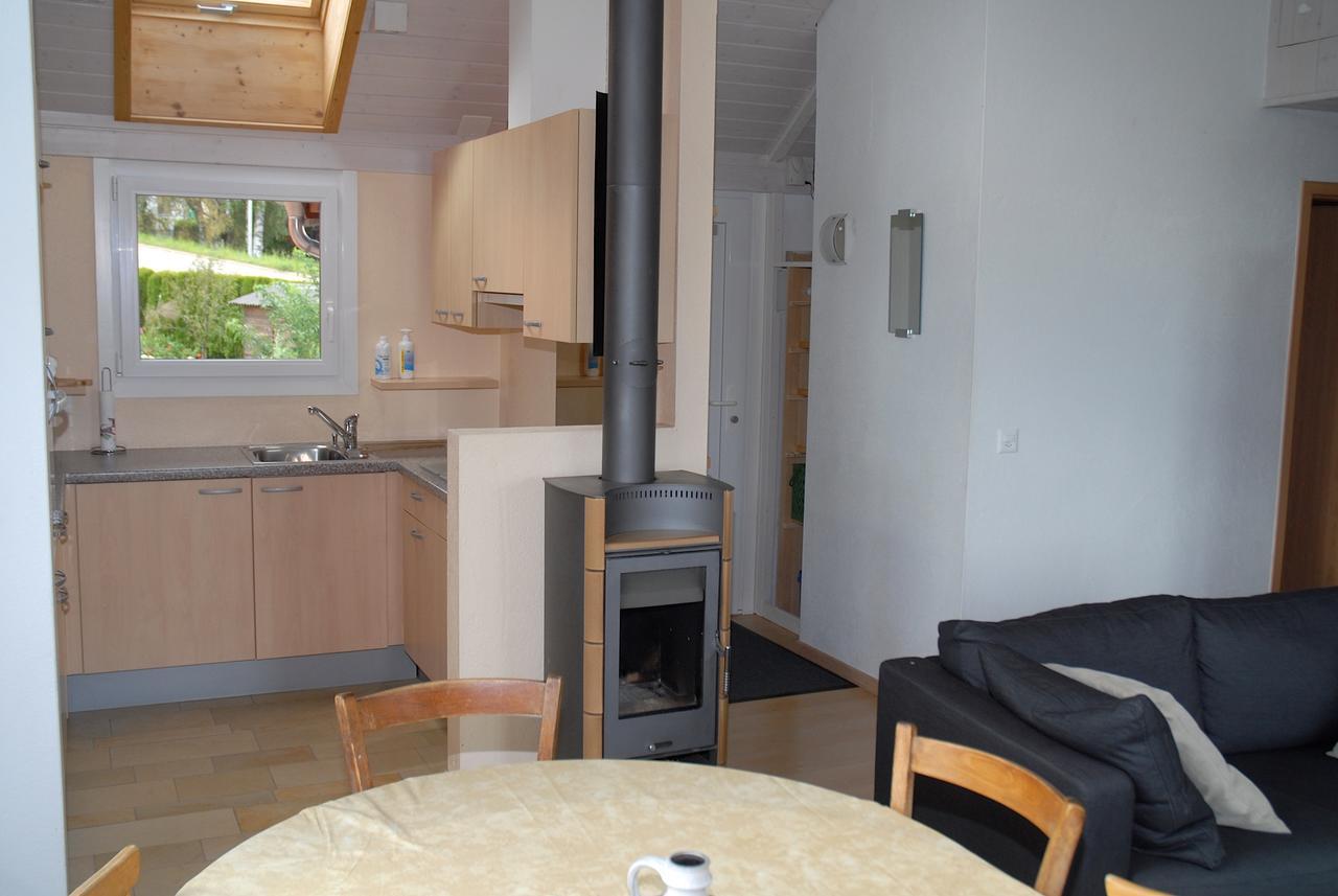 Les Geneveys-sur-Coffrane Appartment Aux Lilas מראה חיצוני תמונה