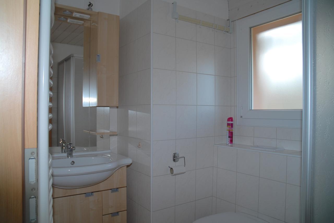 Les Geneveys-sur-Coffrane Appartment Aux Lilas מראה חיצוני תמונה