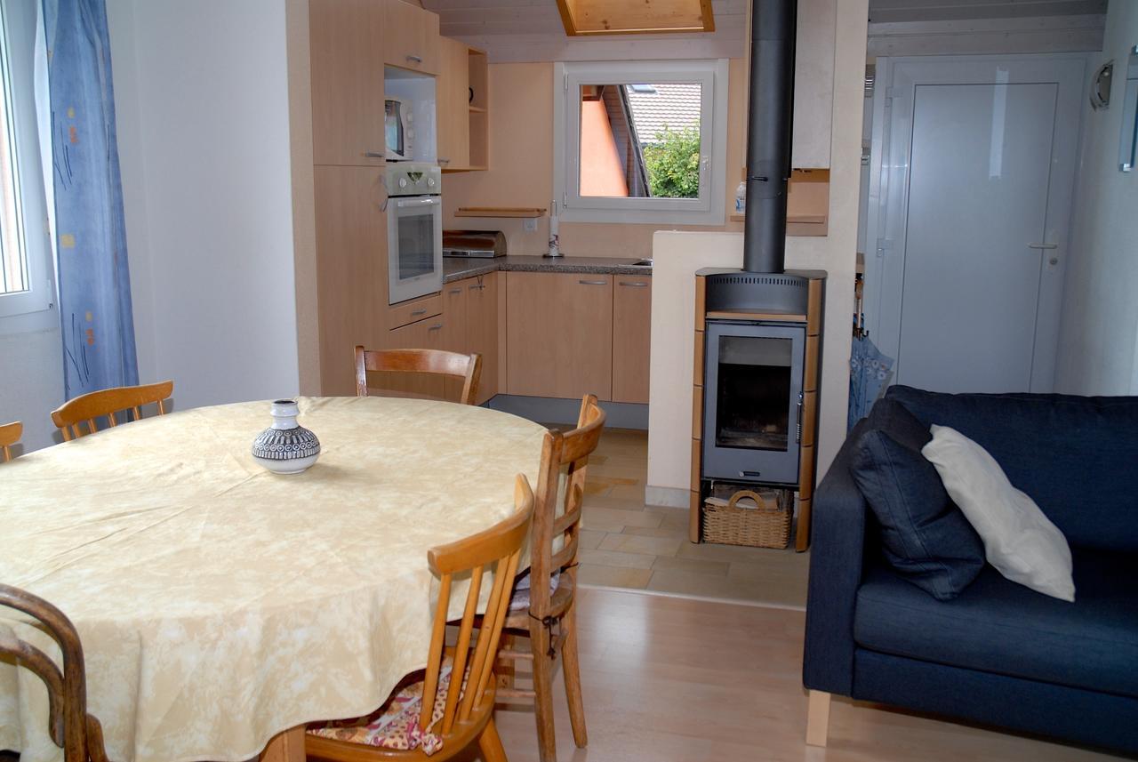 Les Geneveys-sur-Coffrane Appartment Aux Lilas מראה חיצוני תמונה