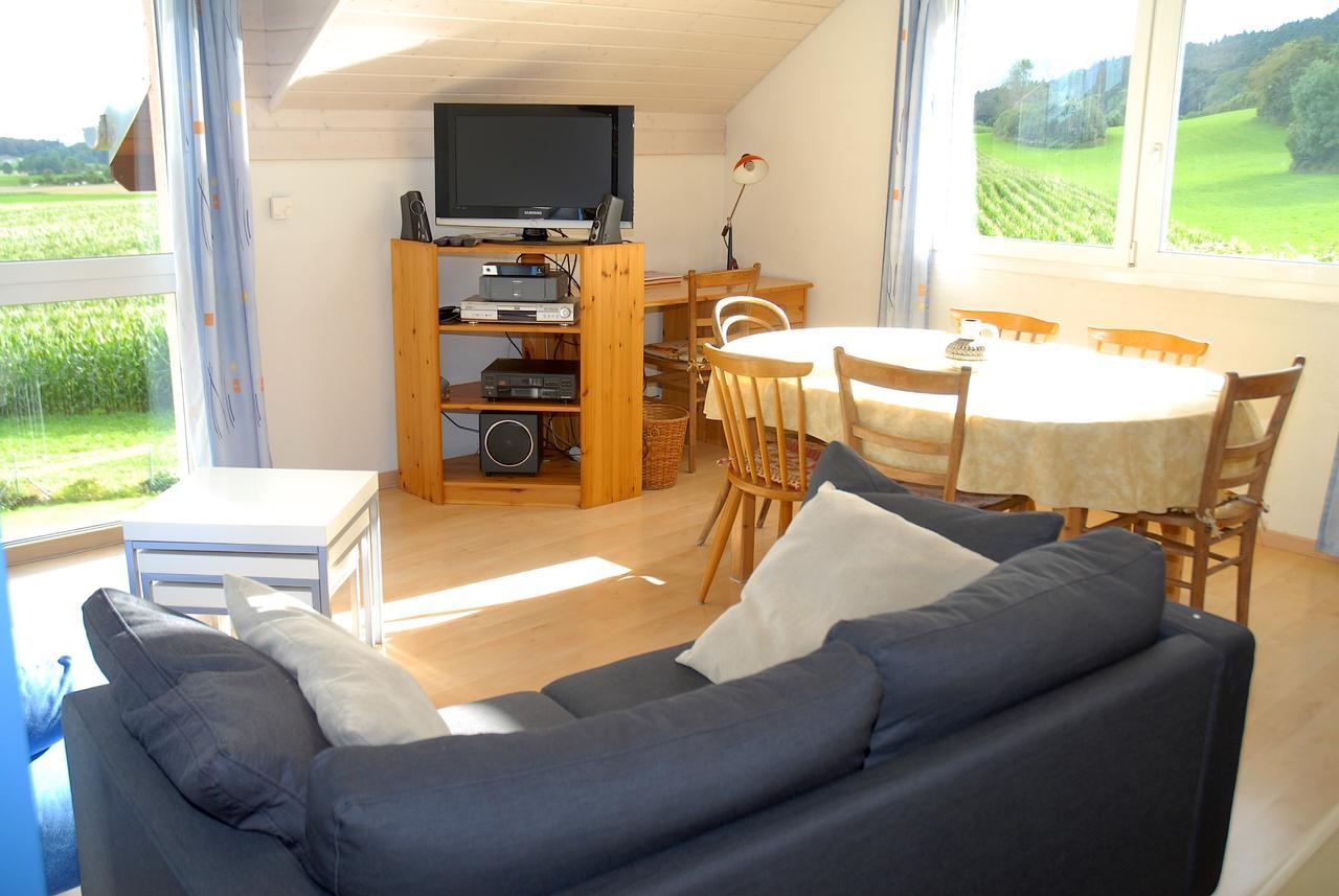 Les Geneveys-sur-Coffrane Appartment Aux Lilas מראה חיצוני תמונה