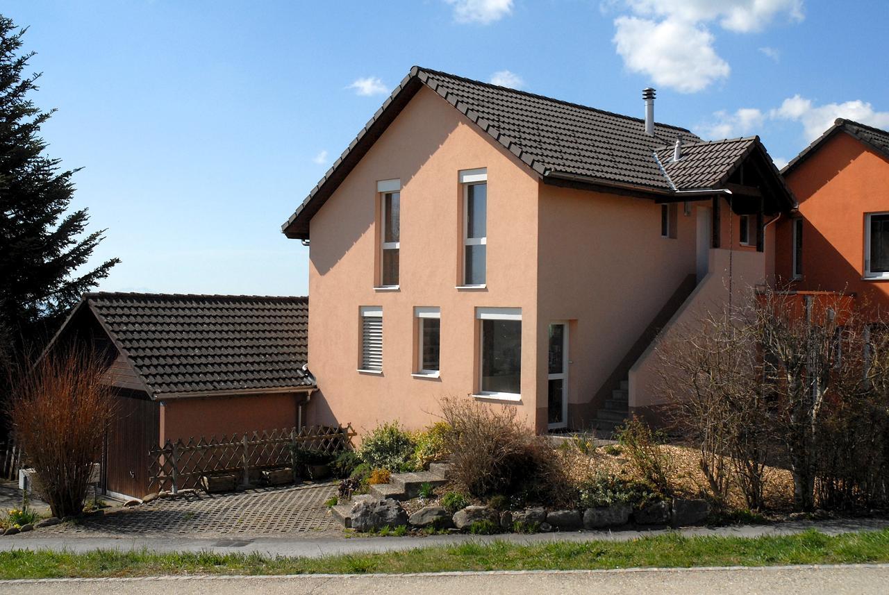 Les Geneveys-sur-Coffrane Appartment Aux Lilas מראה חיצוני תמונה